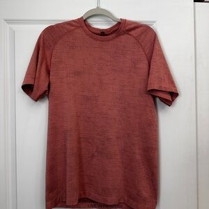 Lululemon Men's Orange T-Shirt